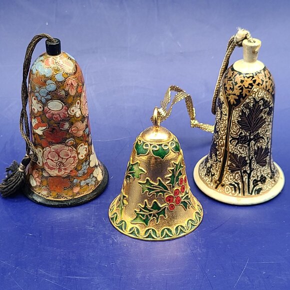 3 Vintage Festive Holiday Bells Kashmir Painted Paper Mache Cloisonne Holly - Picture 3 of 12